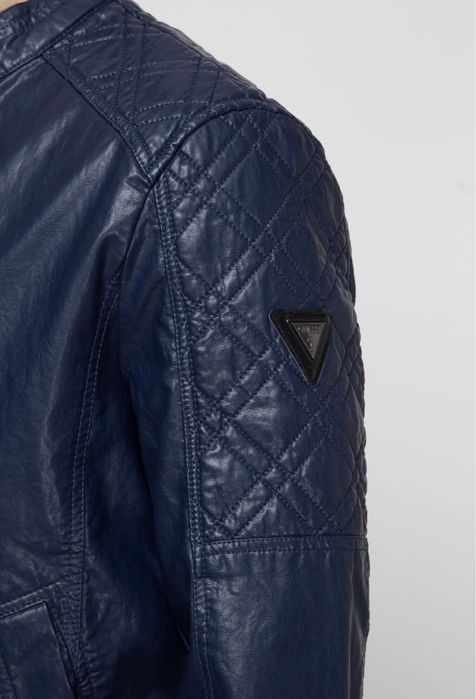 Нова куртка GUESS