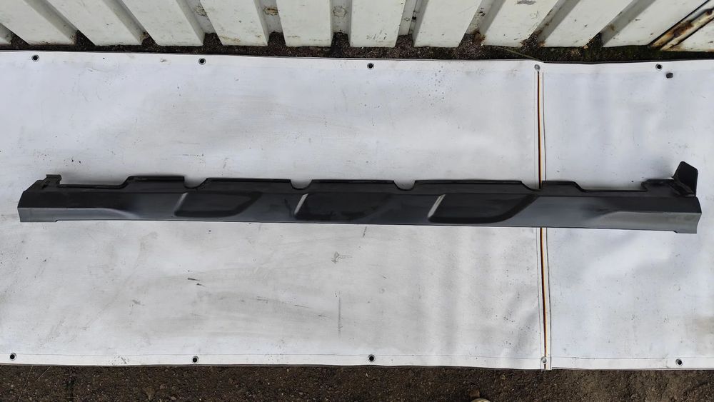 HYUNDAI KONA I 2017-2021 PRÓG LISTWA PROGOWA PRAWA 87752-J9500