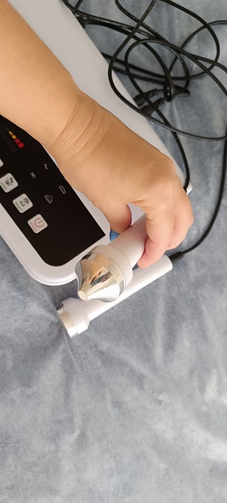 Equipamento ultrassom para tratamentos faciais