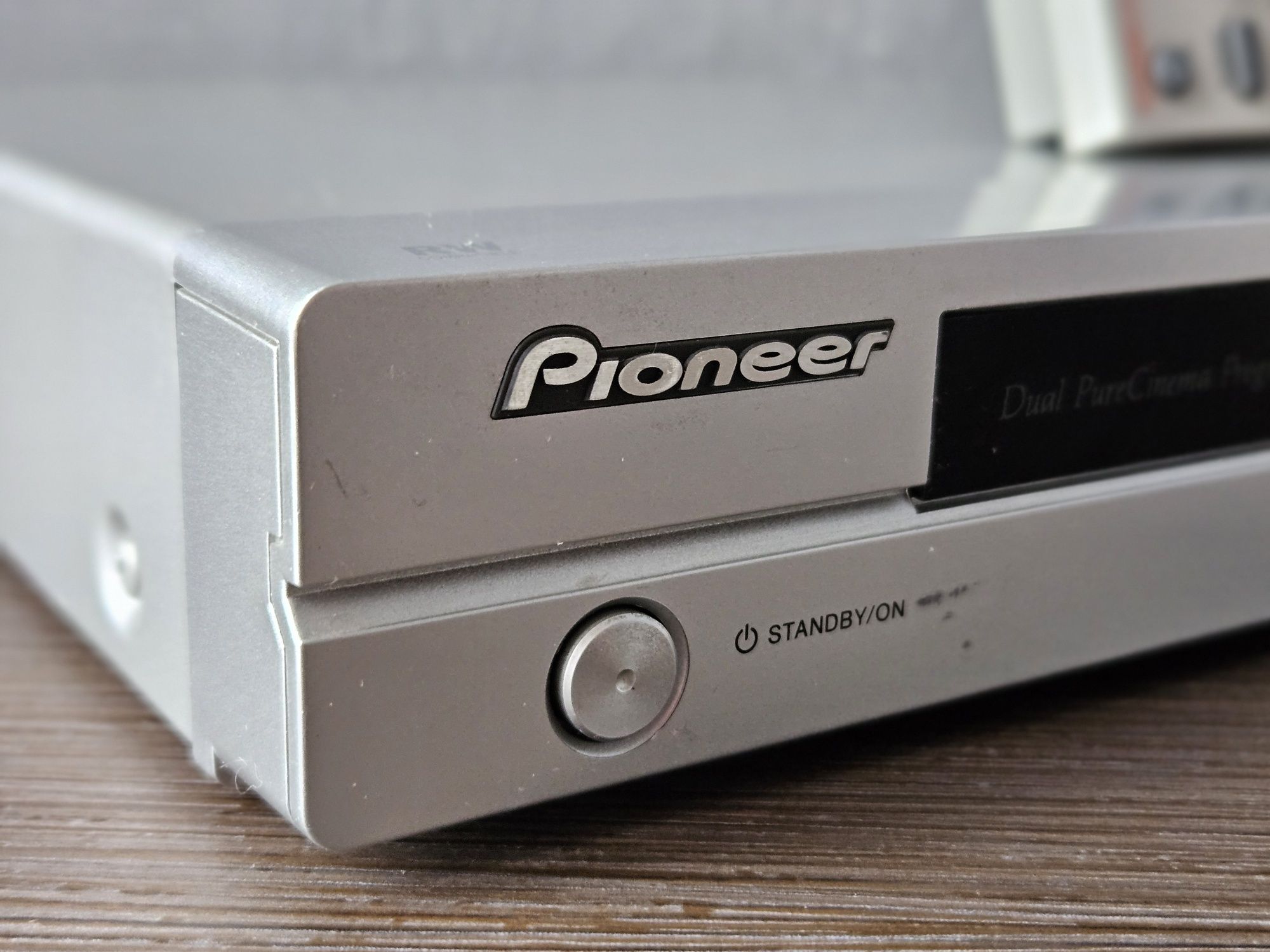 Odtwarzacz DVD Pioneer DV-320 srebrny
