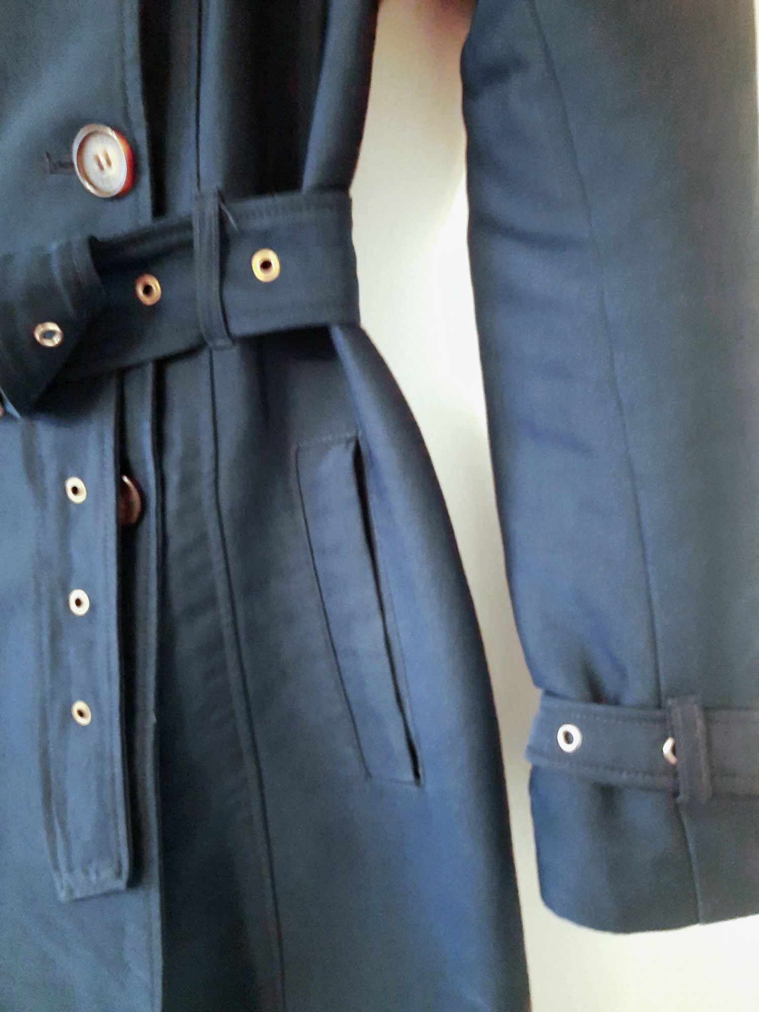 Granatowy trencz basic classic Orsay