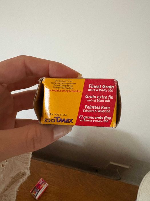 Rolo de camara analógica 100 Tmax - preto e branco