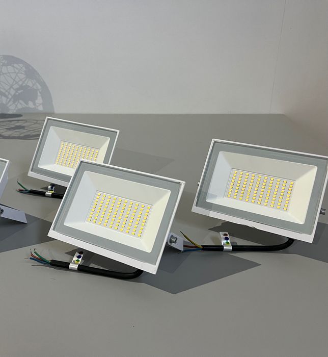 Projetores Led 50W - NOVOS - Várias Unidades em Stock