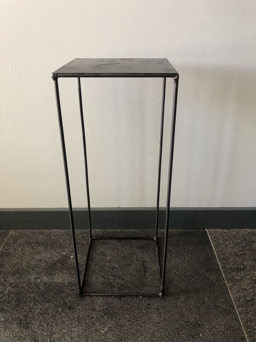 Podstawka stojak pod doniczke rzezbe minerał 20x20x50cm