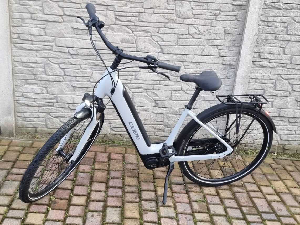 Rower Eletryczny Cube Supreme Hybrid On1 Bosch Active Line XXl
