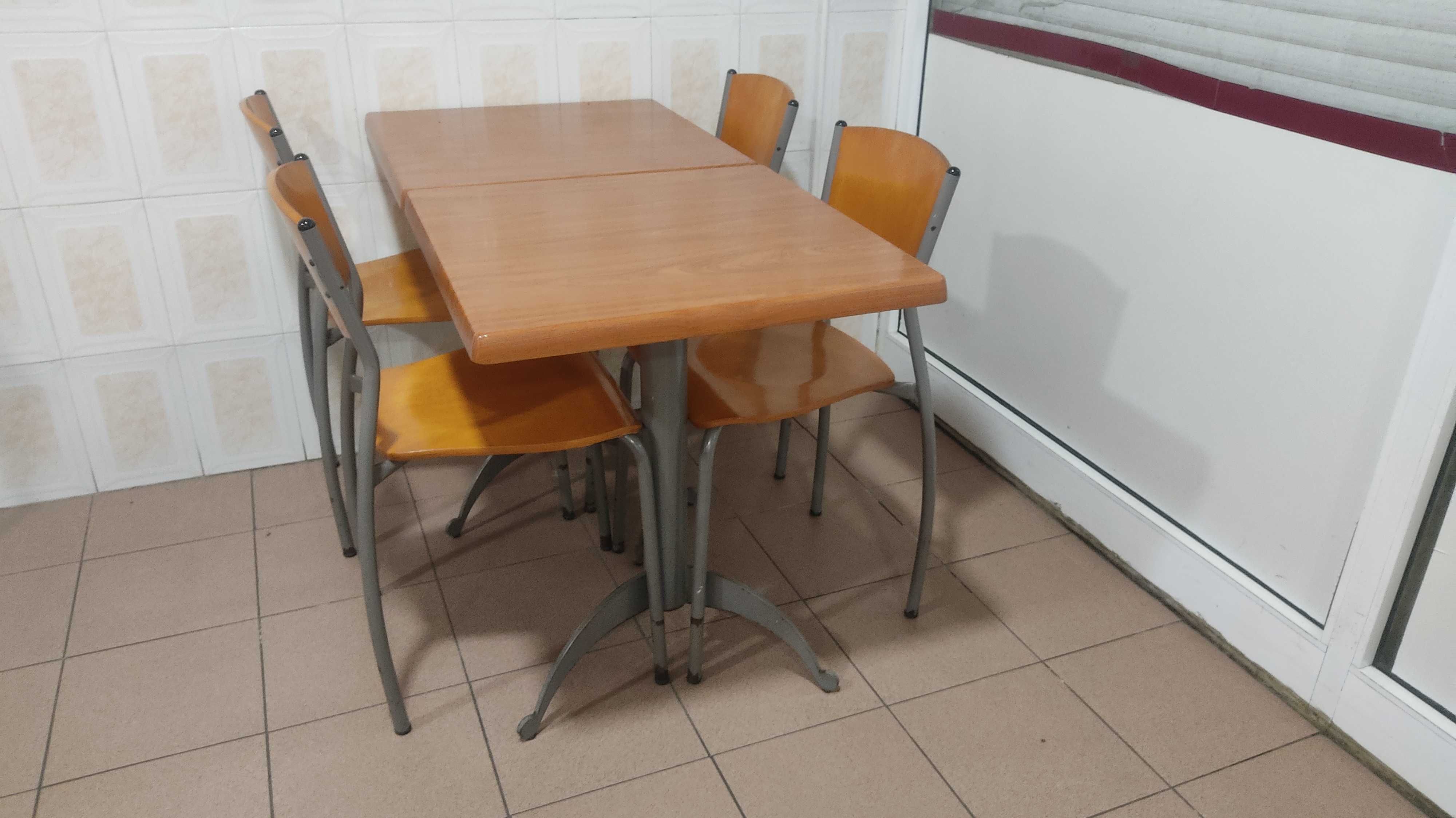 Mesas e Cadeiras para café