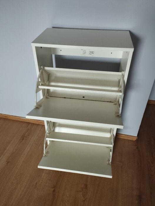 BISSA IKEA Biała szafka na Buty 
Szafka na buty, 2 przegrody, biały, 4