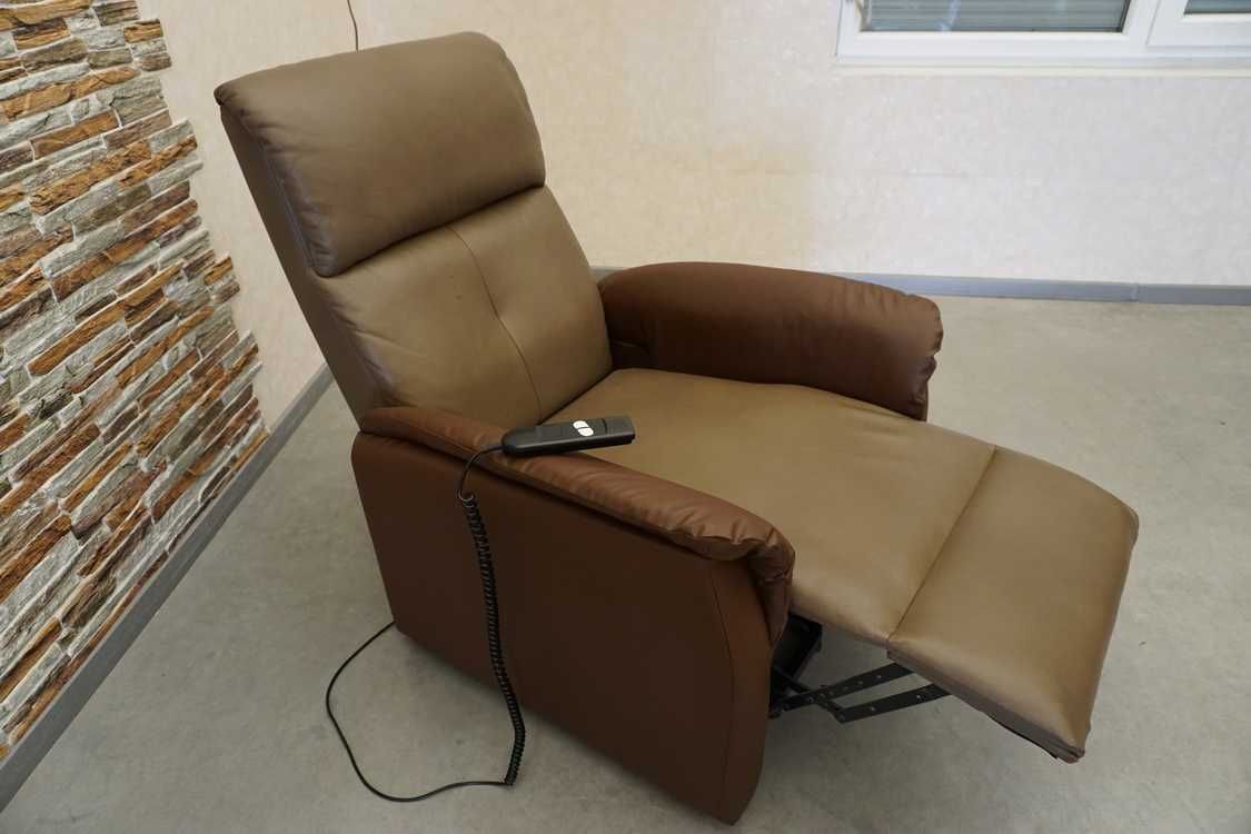 fotel geriatryczny elektryczny z funkcja pomocy wstawania (w-874)