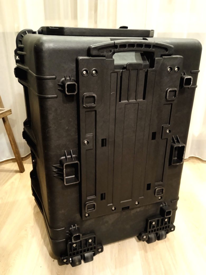 Peli Case 1660 захисний ящик для перевозки інструменту та обладнання