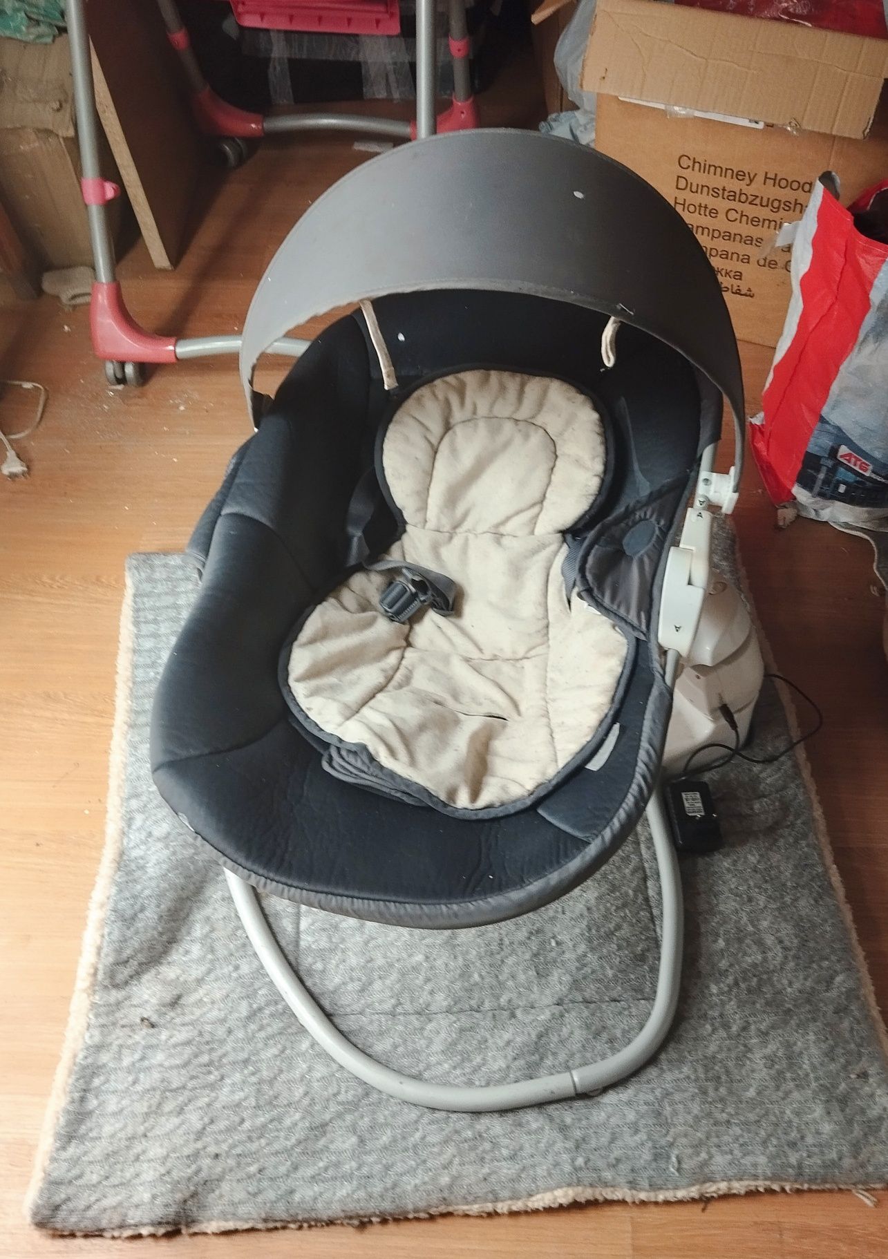 Кресло качалка  для новорожденных шезлонг укачивающий центр