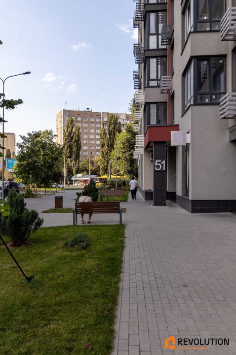 Без % 1 кім, Варшавський плюс, Подільський район