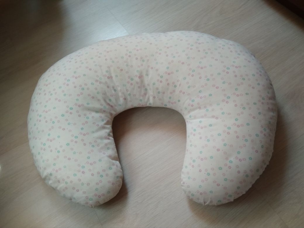Poduszka rogal dla matki karmiącej