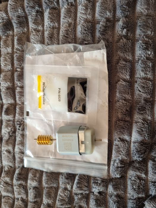 Silniczek rygla Mercedes pasuję W 204  W 207  i do wielu innych