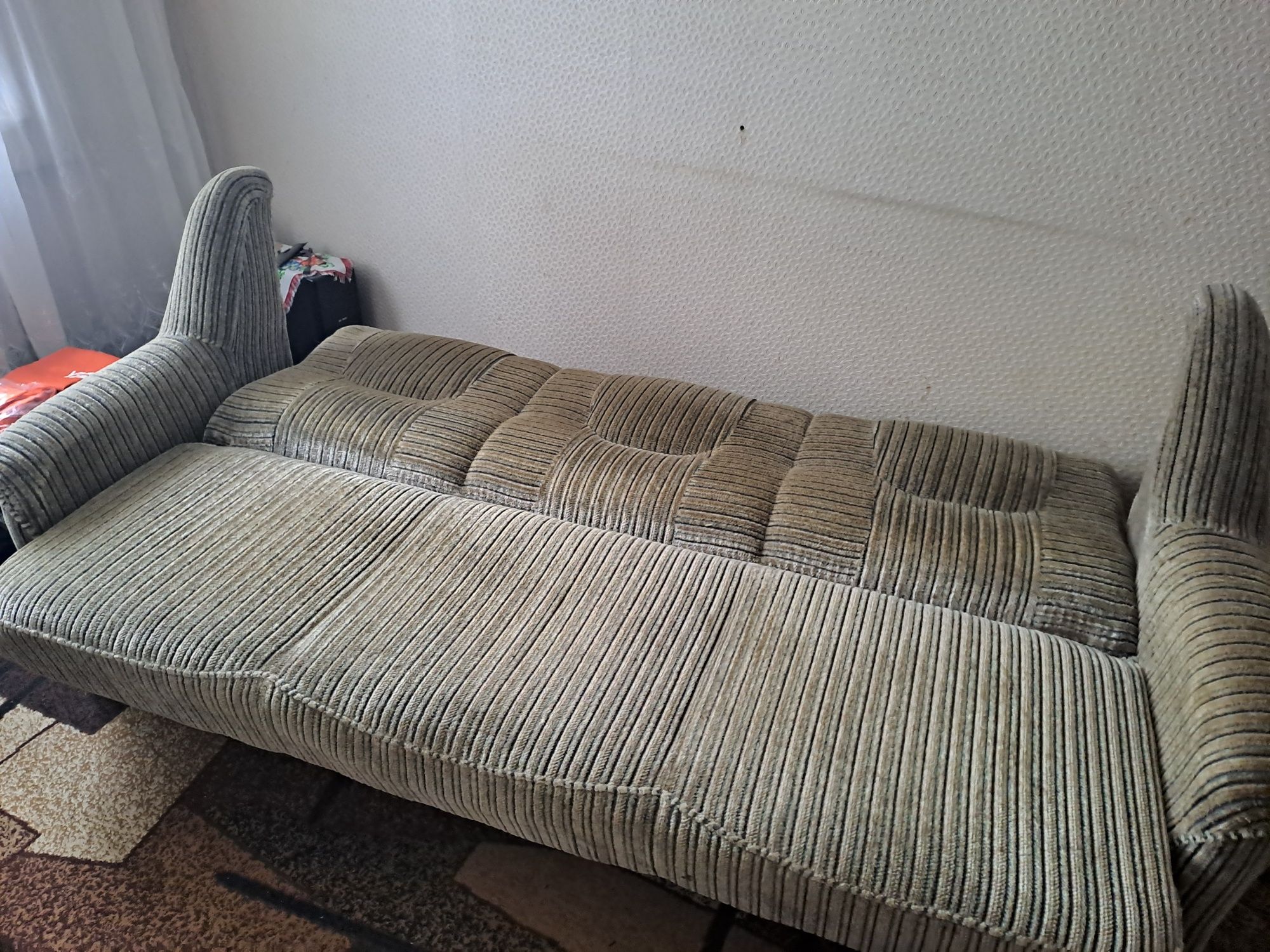 Диван для спальні