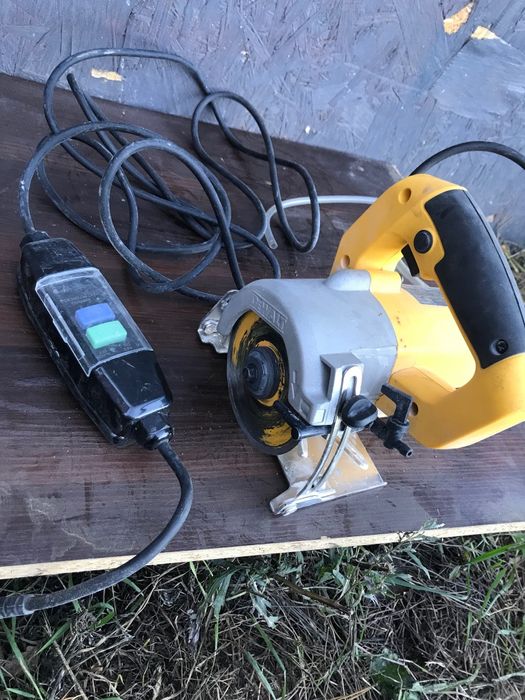 Przecinarka do glazury DeWALT DWC410  (do płytek)