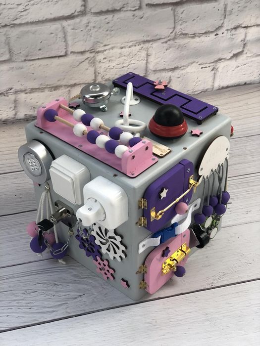 Бізікуб Бізіборд