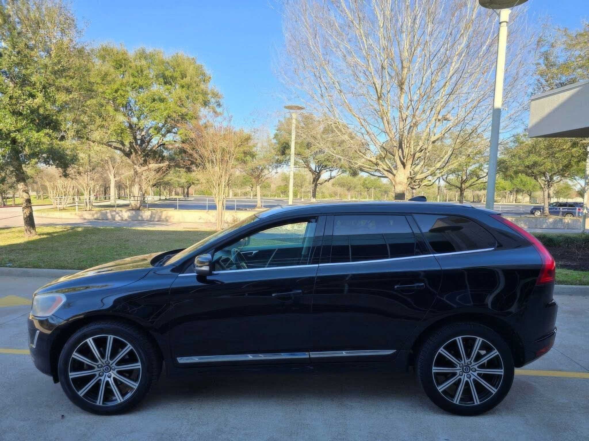 2016 Volvo XC60 T5 Drive-E Platinum FWD
