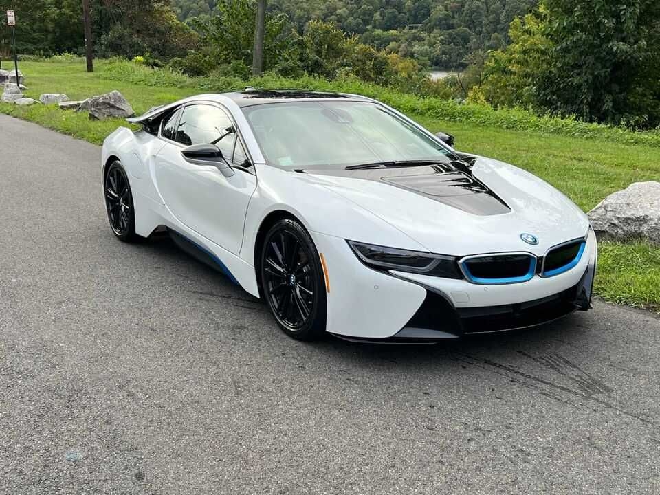 2019    BMW   i8