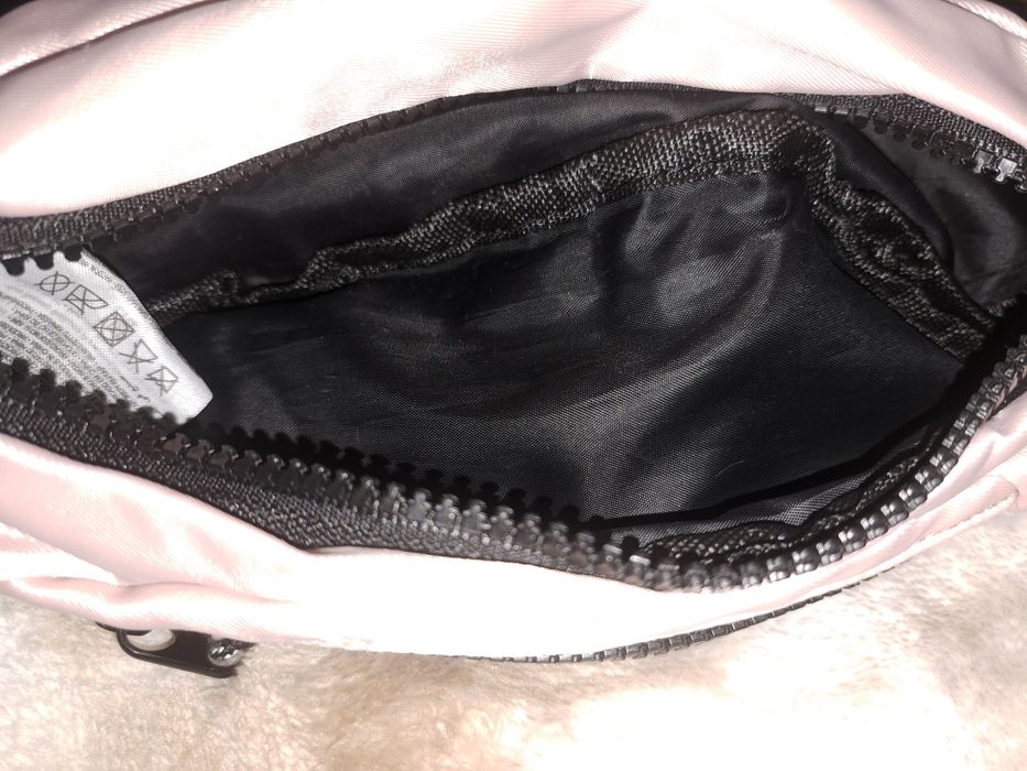 Продам сумочку бананку