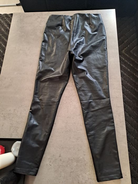 Spodnie damskie skórzane czarne HM  M/L,przeszycia
