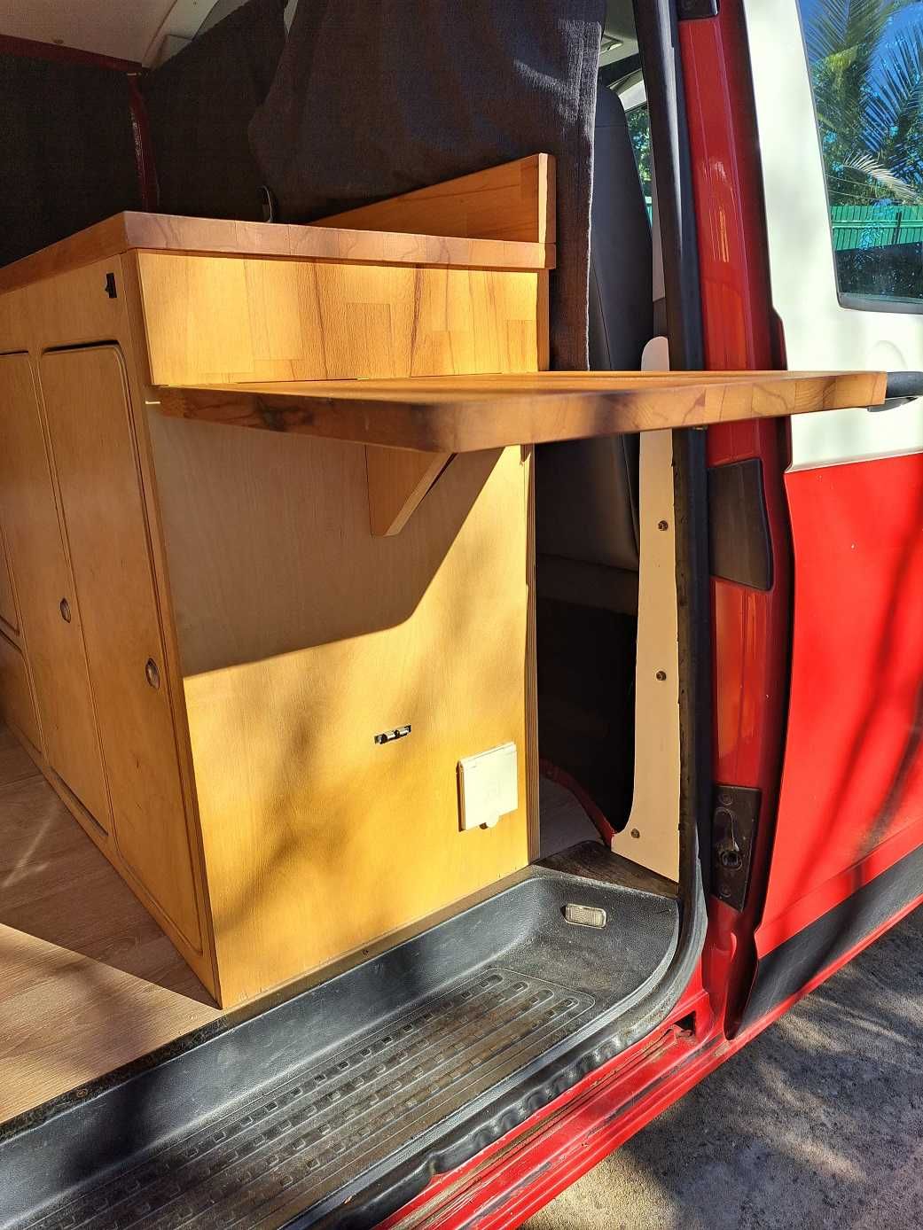 Campervan VW Transporter T5 Legalizada como dormitório