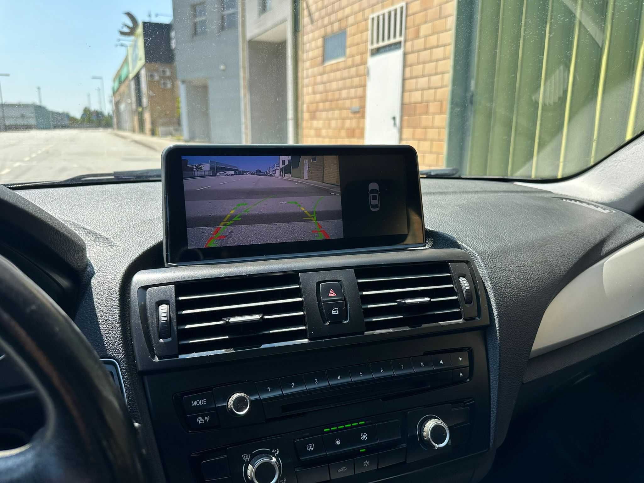 BMW 116d completa de tudo e muito bem cuidada