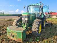 John Deere 6800  John Deere 6800