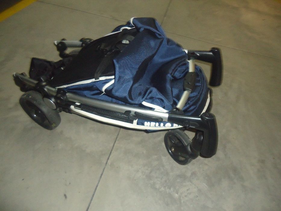 Vende-se carrinho de bébé