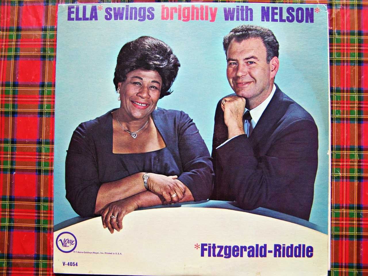 Ella Fitzgerald - Swings brightly with Nelson 1st USA Press ! EXC +