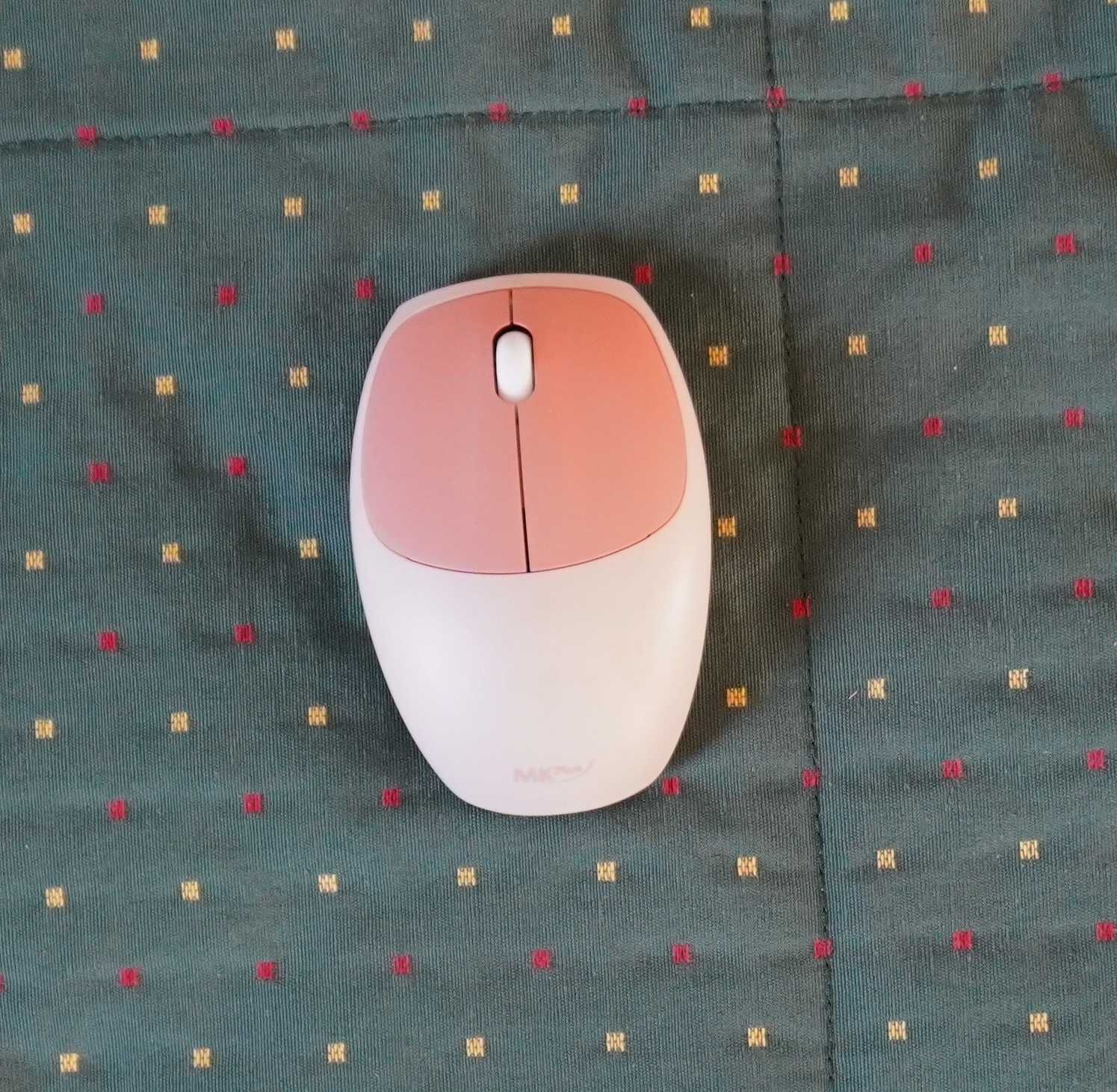 Teclado + Rato MK Plus (cor de rosa pastel) - em perfeitas condições