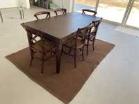 Conjunto mesa cadeiras