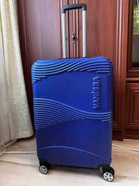 Валіза , чемодан середній розмір, багаж поликарбон