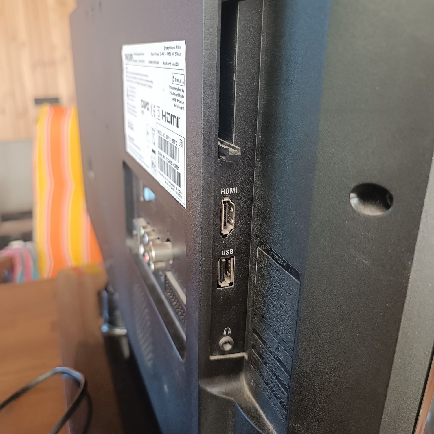 Телевізор  philips 32pfl3158t/12