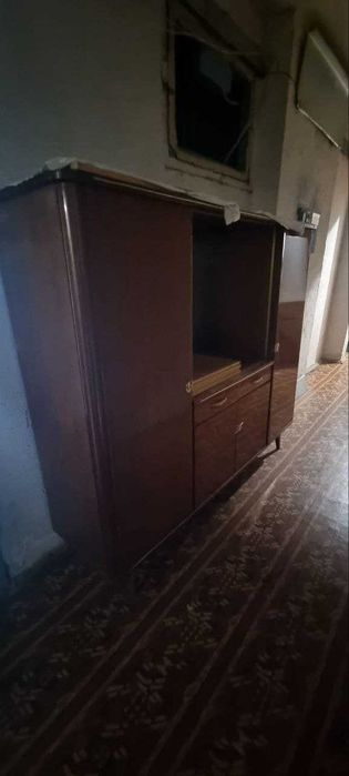 Віддам безкоштовно німецький сервант ХЕЛЬГА!