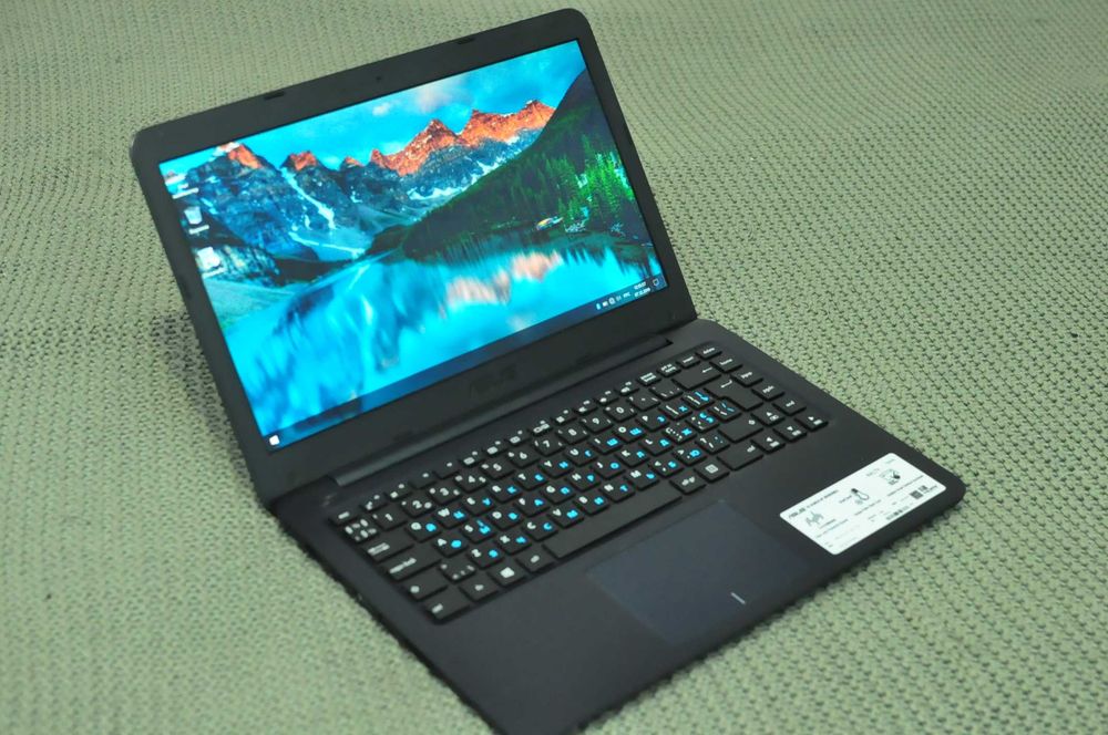 Мощный ноутбук Asus R417s