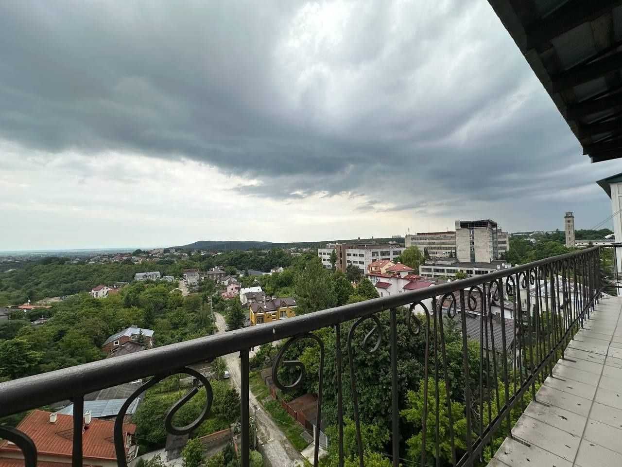 Здається простора та світла 2-кімнатна вул. Кривчицька Дорога, 2