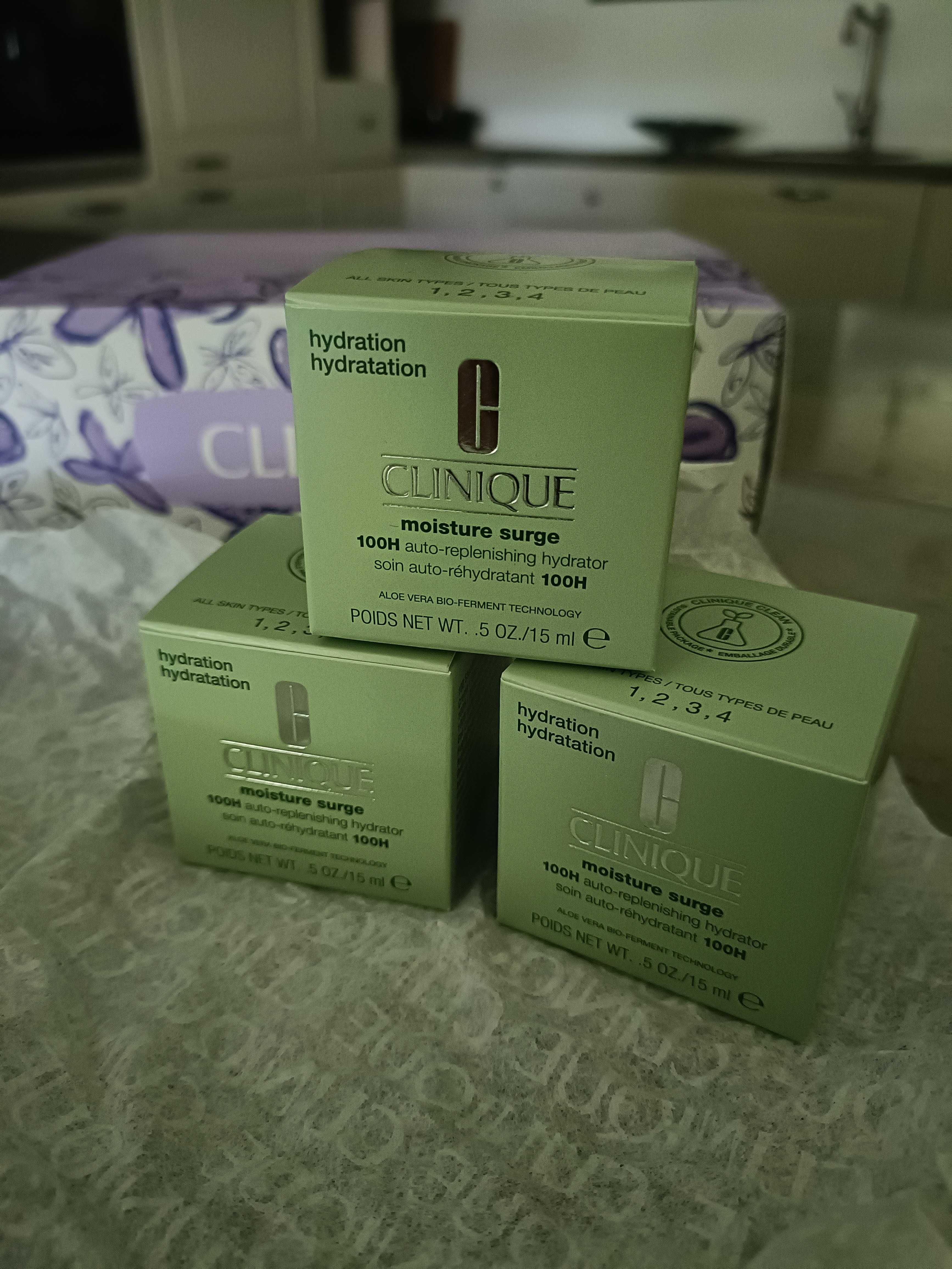 Clinique Moisture Surge 100H - Intensywnie nawilżający krem * 15 ml