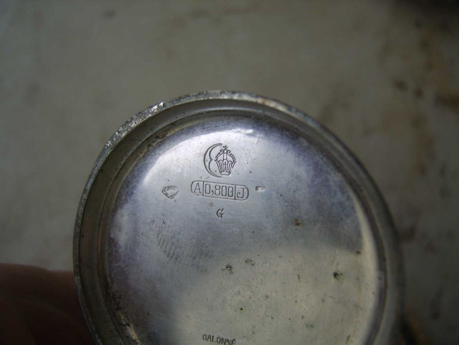 Przeklęty Srebrny Zegarek Ludzkie Zęby z Opuszczonego Szpitala Psych.