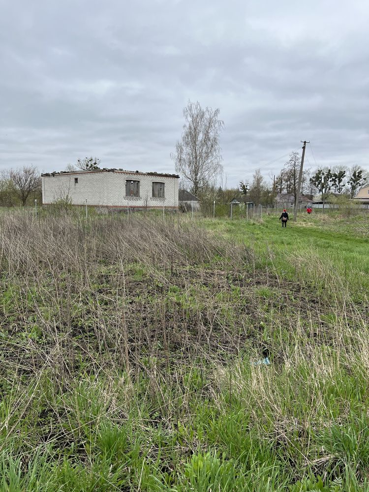 Продається домогосподарство в с. Сальник Хмільникського р-ну 0,31 га.