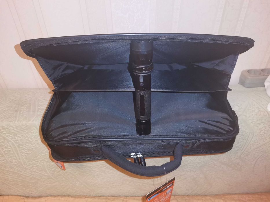 Сумка для ноутбука под 16 дюймов Acme  новая.