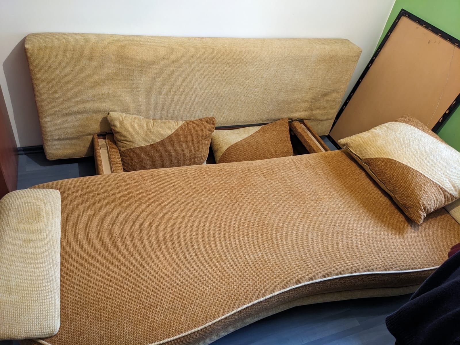 Sofa rozkładana w bardzo dobrym stanie
