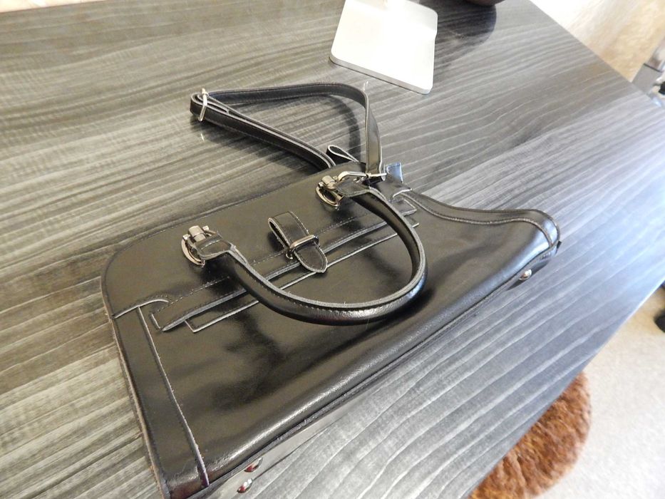 Женская кожаная сумка.