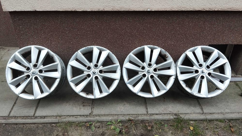 Felgi aluminiowe 7.0Jx17 5x114,30 ET49 RENAULT do renowacji.