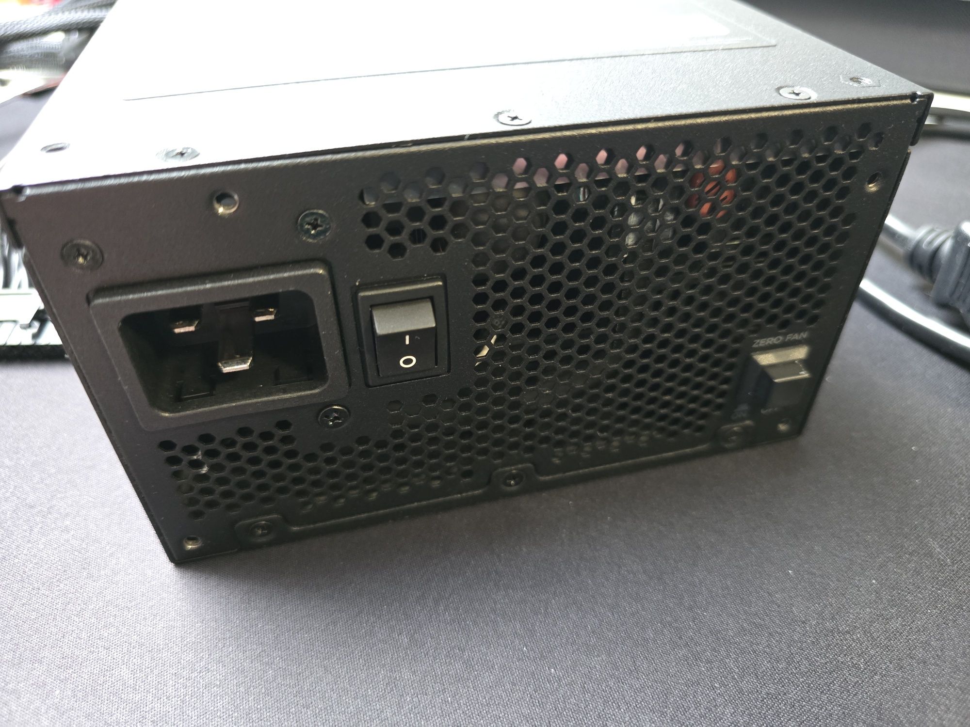 Zasilacz NZXT C1500 Platinum ATX 3.1 12V-2x6 1500W 08.2024 gwar. 9 lat
