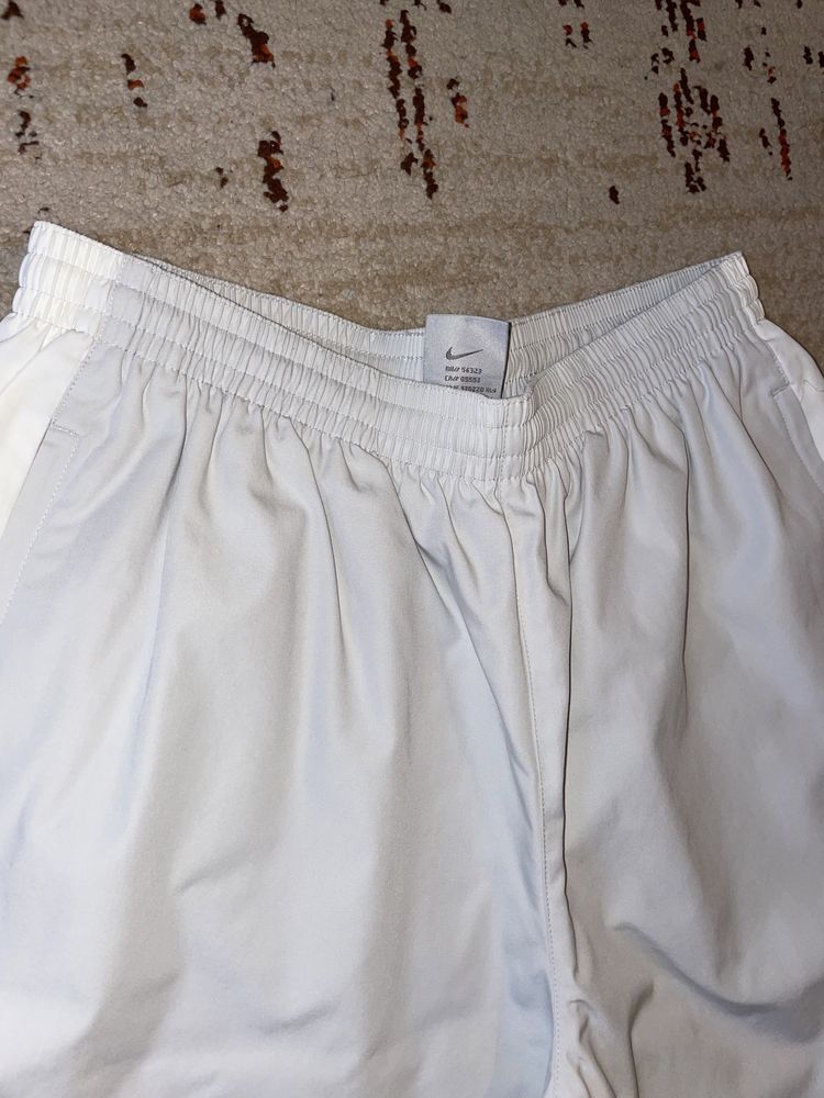 Bermudas Homem Nike tamanho M Novas