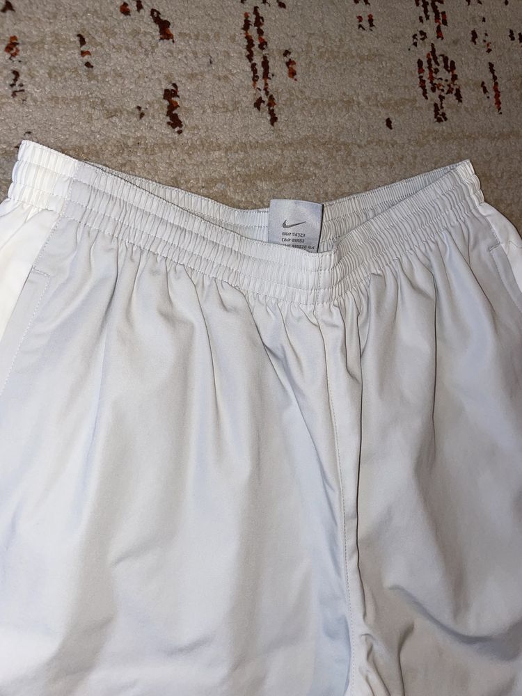 Bermudas Homem Nike tamanho M Novas