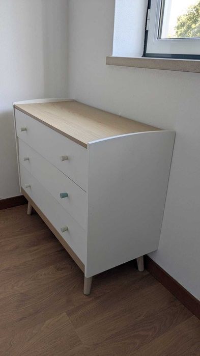 Cómoda Infantil com 3 Gavetas Pés de Madeira 90x40x75,2cm Branco