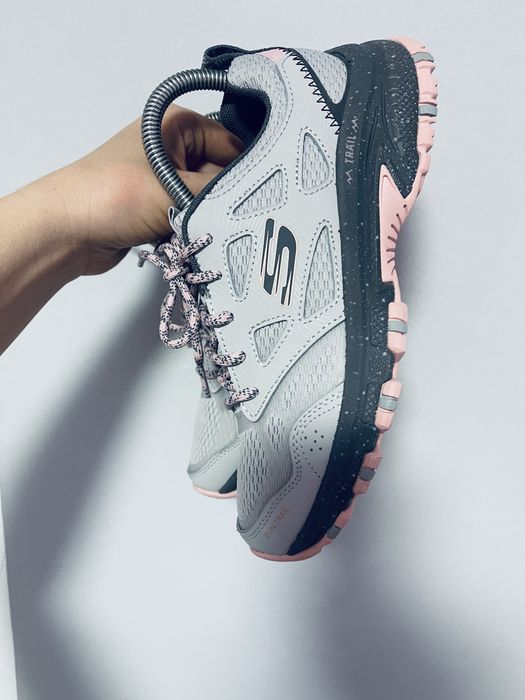 Кросівки skechers жіночі 36р
