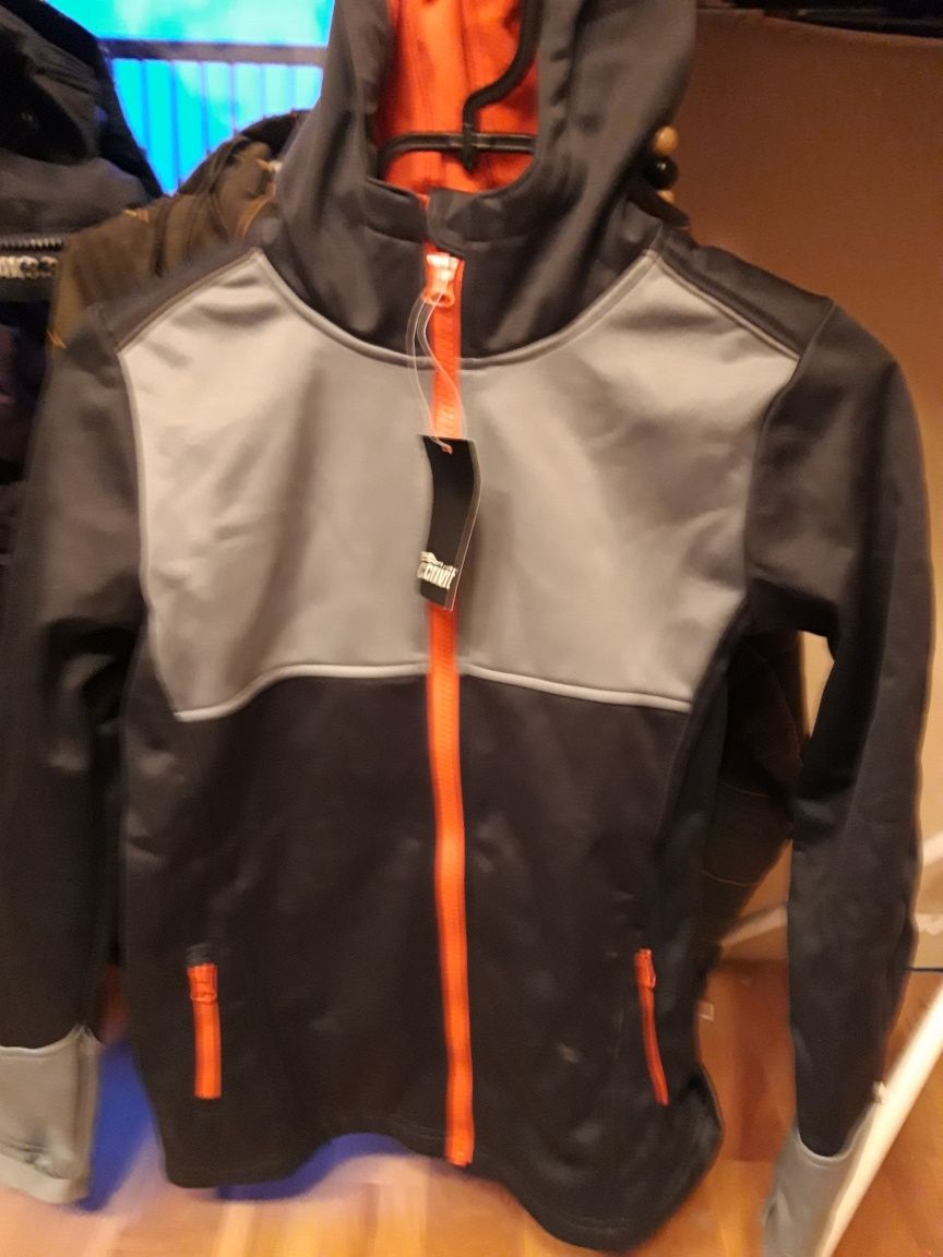Kurtki typu softshell dziecięce rozm. 104, 146, 134