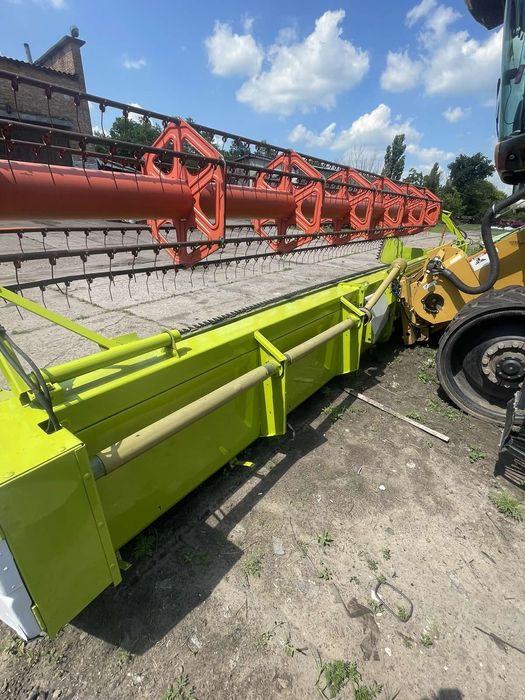 Продам жатку із ріпаковим стілом claas с900